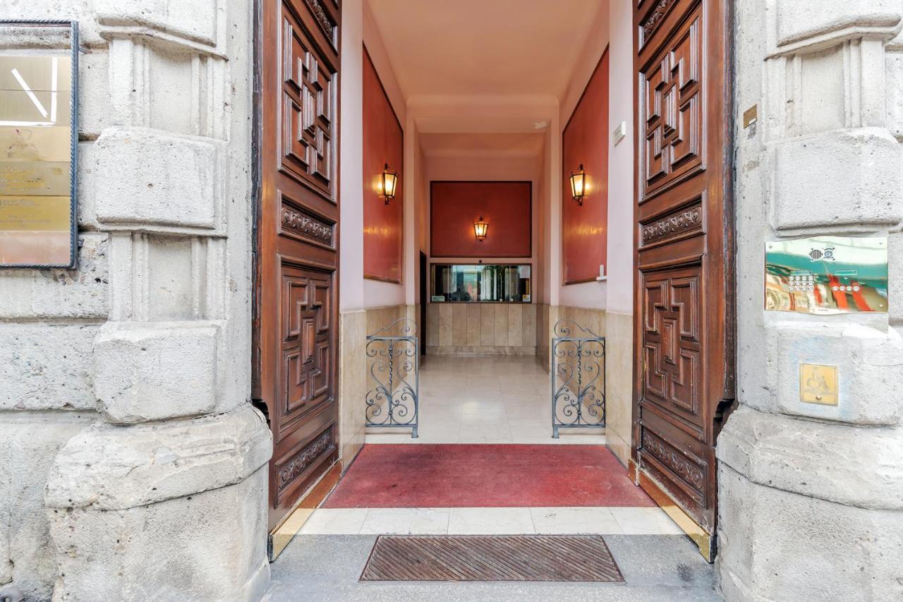 Milan Retreats Cadorna Duomo Milão Exterior foto